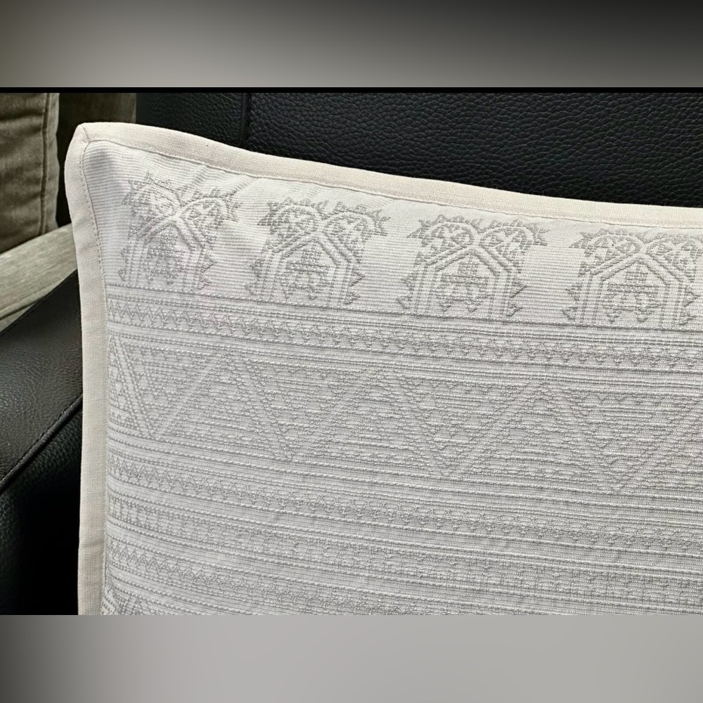 $215 NEW RALPH LAUREN HOME THROW PILLOW WOVEN ON BOTH SIDES 15 X 20 BED SOFA…